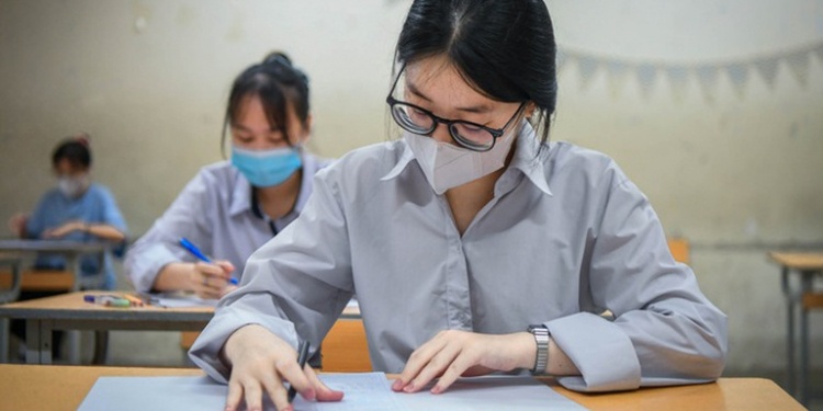 Đề thi môn Sinh học năm 2021 bị “tố” giống 80% so với đề ôn tập của một giáo viên ở Hà Tĩnh (Ảnh: Đỗ Linh).